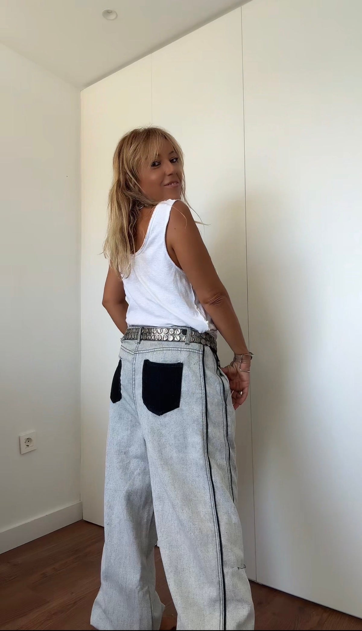 Pantalón vaquero gris
